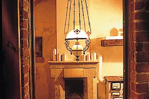This is a stunning 2-bedroom holiday home for 4 people in Bastia Mondovì, Italy. It is located in a 500-year-old winery which has been beautifully restored. It also has a swimming pool. The home is a great base for hikes and bike tours in the hills o...