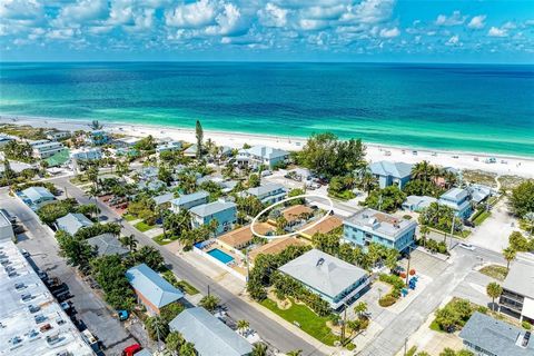Holmes Beach is a charming little city located on Anna Maria Island. It’s famous for its beautiful beaches, stunning sunsets, and friendly locals. Walking around town you will see happy locals and tourists riding their bikes, walking to the beach, di...