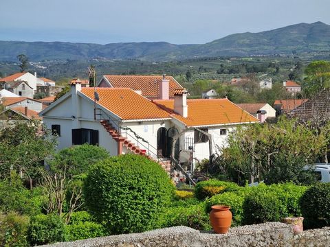 Interesting farm in a quiet mountain village, located in the Unesco da Estrela Geo World Park. The property has about 5,000m² of land, a typical and attractive rural dwelling house, with original decoration, 3 licensed annexes, straw and old ruined h...