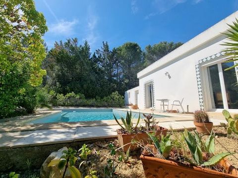34980 SAINT GELY DU FESC -EXCEPTIONAL AND RARE PROPERTY 10MIN FROM MONTPELLIER. SUPERB 192 m² ARCHITECT VILLA WITH SWIMMING POOL, GARAGE AND 663 m² LAND. DOMINANT VIEW. EFFICITY, the agency that estimates your property online, offers you this magnifi...