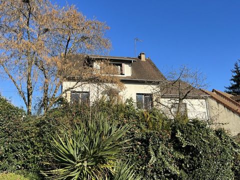 Dpt Yvelines (78), à vendre CHEVREUSE maison P6 - Terrain de 326