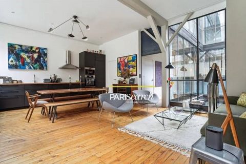 VERY RARE - ATYPICAL Located in the heart of a peaceful condominium, this elegant 80 m2 loft with contemporary design, completely renovated by an architect with refined materials, will seduce you. Nestled on the first floor, this spacious space consi...