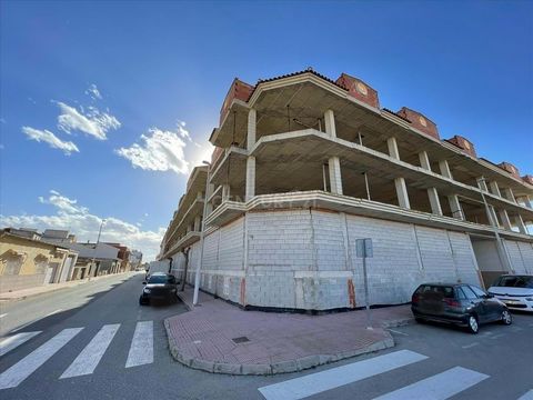 Do you want to buy a building under construction in San Fulgencio? It is a building, located in the town of San Fulgencio, province of Alicante. Work is stopped, some areas are in the structure phase, while others are finished. It is estimated that t...