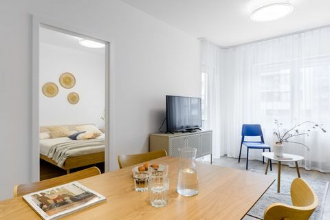 ## Пространство Это светлая и уютная 1-комнатная квартира с балконом и большими окнами. В апартаментах есть гостиная зона с раскладным диваном, бесплатным Wi-Fi, телевизором с плоским экраном и спутниковыми каналами. В спальне удобная кровать размера...