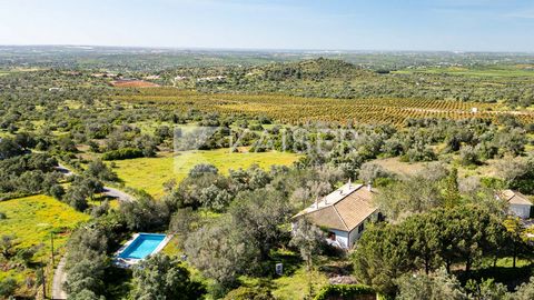 Discover serenity in every corner of this charming single-storey villa with heated pool nestled amidst tranquil surroundings, boasting panoramic views that stretch endlessly and give you complete privacy. Just a short drive away, the town of São Bart...