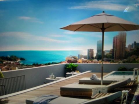 New build apartment on the sunny French Riviera. On the border with Monaco, new development of one luxury penthouse of 300 m2 with roof terrace with private pool and sea view. Immediate walking distance to the center of Monaco and services. This part...