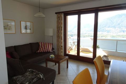 Very nice, family-friendly, fully furnished holiday apartment measuring 82 m², with 2 bedrooms, bathroom, guest toilet, kitchen and balcony with a fantastic lake view, for max. 5 people. Parking, large pool, barbecue area, grotto, pergola, leisure ro...