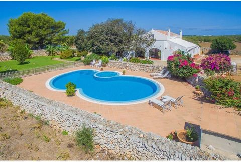 Beautiful farm that shows us the architecture and tradition of the old farmhouses of Menorca. We find it located on a small and quiet rural road a short distance from the village of Sant Lluis, highlighting its privacy, beautiful views of the country...