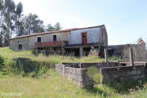 Orca- Excellent Quinta with villas for restoration. Farm with approximately 2ha, composed of eucalyptus, olive trees, two wells and two houses with large dimensions for restoration. This wonderful farm is in the middle of nature, yet relatively close...