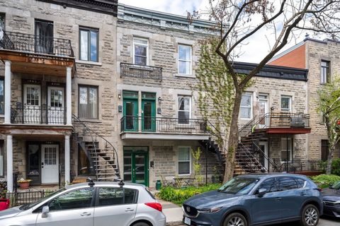 Ideal location for neighborhood living and lifestyle. Discover this spacious undivided apartment in the heart of the Plateau Mont-Royal, a stone's throw from Parc Lafontaine. With its generous 1,215 square feet and three bedrooms, one of which is a d...