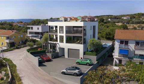 You will surely fall in love with this beautiful apartment located in the town of Krk, only 400 meters from the center and 600 meters from the nearest beach. Located in a residential building with a view of the old town and the sea, this apartment of...