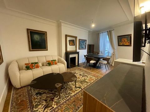 Enjoy elegant, central accommodation. The flat is located on the 6th floor with a beautiful view of the rue de Bucci, Bright and quiet. A fully- equipped marble kitchen, a bedroom with plenty of storage space, Flat screen TV, Wifi, Marble bathroom wi...