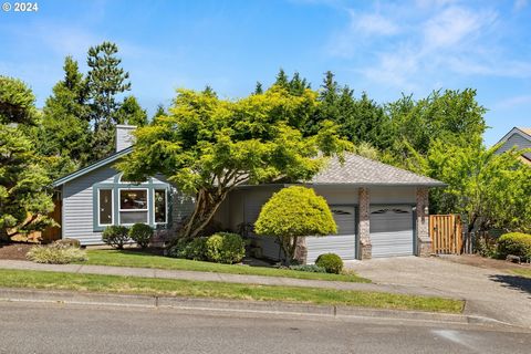 OPEN 12-2 06/15 Prime Beaverton location and excellent schools. Dramatic vaults and angles make this 1 level home feel larger. Formal living room and dining room flow effortlessly into the great room that is warmed by a gas fireplace that adds a foca...