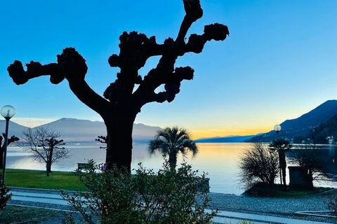 Auf 800 Metern Höhe oberhalb des Lago Maggiore mitten in den grünen Hängen des Monte Carza ( Conca Verde dellago Maggiore gennant “, liegt das Ferienhaus Casa RosaMaria in Trarego Viggiona. Das Ferienhaus mit Charakter und Charme bietet: • italienisc...