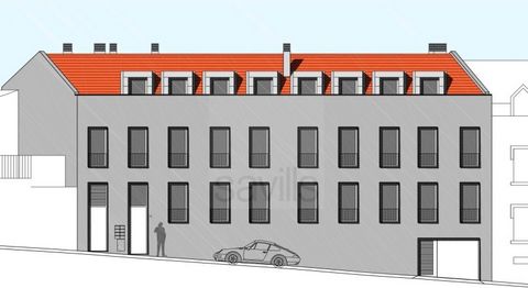 Urban plof of land in Campo de Ourique with architectural and speciality projects approved and licences to be paid for the construction of a four-storey building with seven flats and a lift. Of these seven flats, there will be: one 1-bedroom flat, fi...