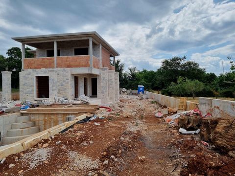 Villa mit Swimmingpool in Vižinada, Porec! Die Fertigstellung ist für Ende 2024 geplant. Zum Verkauf steht eine aus Stein erbaute Neubauvilla mit einer Fläche von 277 m2, verteilt auf drei luxuriöse Etagen. Im Untergeschoss befinden sich ein Fitnessr...