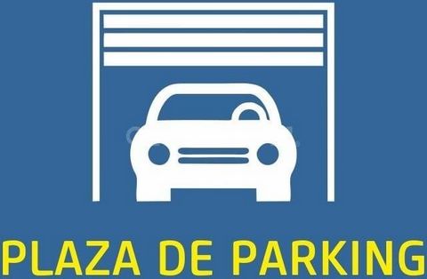 NOTE : Les photographies sont données à titre indicatif. Dans un immeuble de la zone de La Leala, rue Vicente Blanch Picot, Torremolinos, à vendre une place de parking du 14m2 dans un immeuble privé fermé. Excellente opportunité dans une zone très dé...