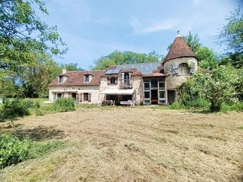 Située dans la charmante commune de Lignac (36370), cette propriété offre un cadre paisible au cœur de la campagne. Proche de la nature et loin du tumulte urbain, Lignac présente un environnement idéal pour les amoureux de tranquillité et de vastes e...