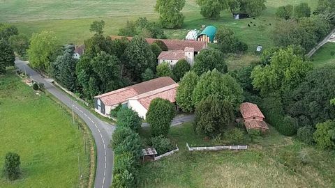 très bel ensemble immobilier de 3 habitations sur 3.38 hectares