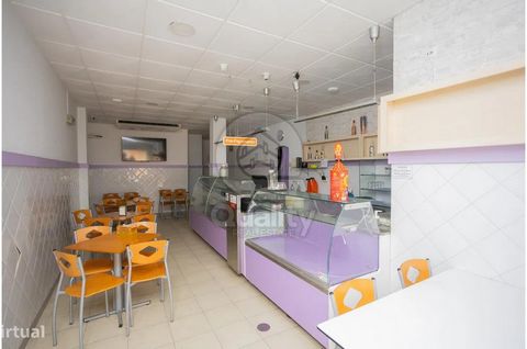 Café/Restaurante para Venda no Centro do Barreiro Oportunidade única de adquirir um café totalmente equipado e mobiliado, localizado no coração da cidade, perto do Tribunal do Barreiro e de todos os serviços essenciais. Este imóvel conta com uma área...