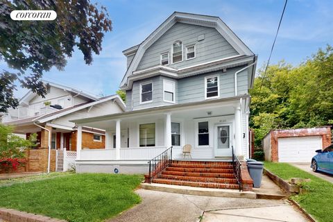 Inviting Victorian Style 3-Unit Property in Woodhaven, NY. Nestled just one block away from the lush expanse of Forest Park, this Victorian-style gem offers a unique and spacious living experience in the heart of Woodhaven, New York. Conveniently loc...