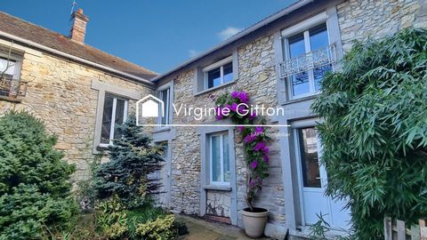 MAISON ATYPIQUE DANS COEUR DE VILLAGE