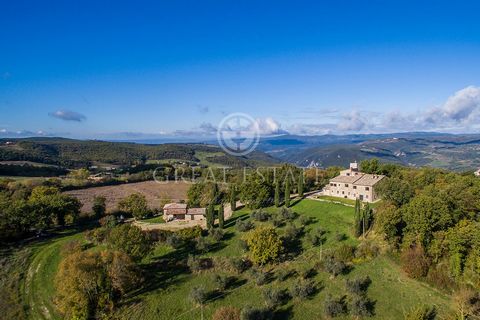 Framed by the amazing Umbrian landscape, located near Acqualoreto, in a walk distance from medieval towns like Todi and Orvieto, standing above a hill and overlooking the surrounding beautiful panorama, San Valentino owns a dominant position. The pro...