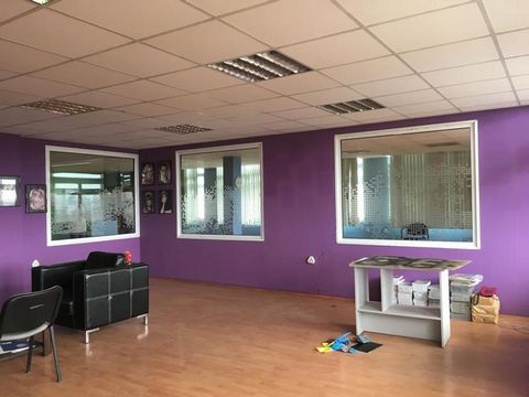YAVLENA offers you a floor of a business building divided into four parts, 1st part 100 sq.m, 2nd part 35 sq.m, 3rd part 240 sq.m and 4th part 124 sq.m, the property is offered as a whole or in parts. The floor also has two bathrooms with the possibi...