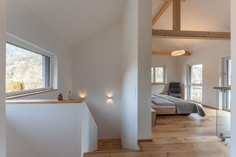 This modern and detached holiday home for a maximum of 6 people is located in Treffen am Ossiacher See in Carinthia and boasts a quiet yet central location for exploring this beautiful corner of Austria near the Italian and Slovenian borders. The hol...