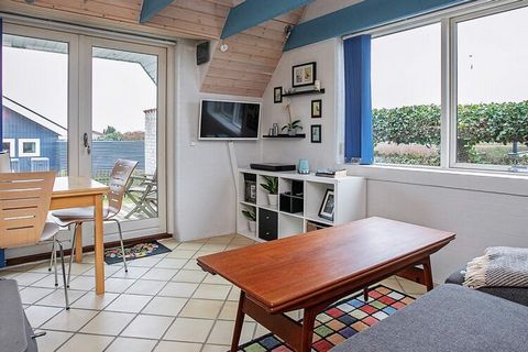 Small, charming brick house in Vesterhave by Karrebæksminde with water views. The house is furnished with open kitchen and living room overlooking the water. Possibility of extra bed in the living room. Open bedroom and loft. Bathroom with shower. Th...