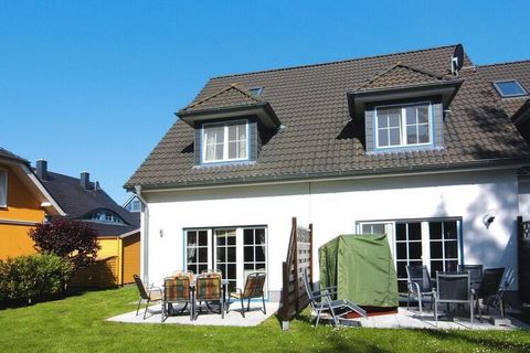 Idyllic semi-detached house just 800 meters from the Baltic Sea and 300 meters from the center of the popular seaside resort. Relax on the cozy terrace while the little guests can play and romp in the garden. Zingst is located on the Fischland-Darß-Z...