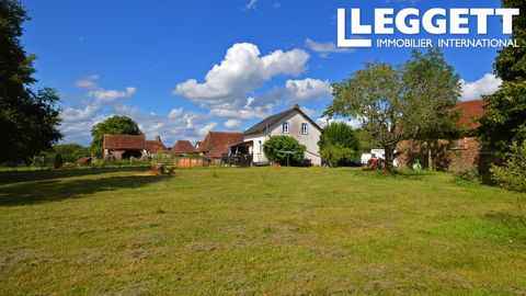 A22619SUG24 - An entire farm without the land but with a large garden (that is currently divided by fencing) at the edge of a small hamlet. The house has been restored and the adjacent barn is in good condition. On the other side there is a courtyard...