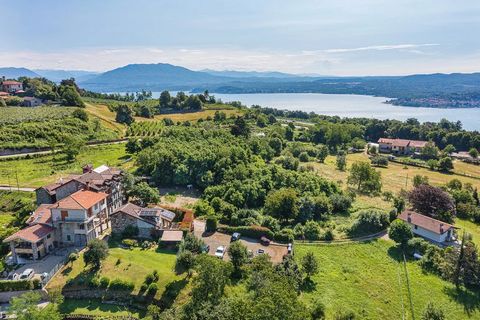 On the hills of Lake Maggiore, in Alto Vergante, in Nebbiuno, an elegant newly built attic apartment for sale. Nebbiuno is located between Stresa and Arona, a few kilometres from the motorway. The elegant mansard is located inside a typical country h...