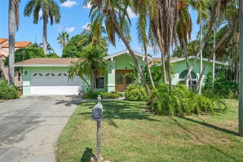 Welcome to this charming coastal town of Redington Beach located on the barrier islands situated along the Gulf of Mexico. Redington Beach, boasts stunning sandy beaches that run for miles along the coastline. Imagine a stunning waterfront property n...