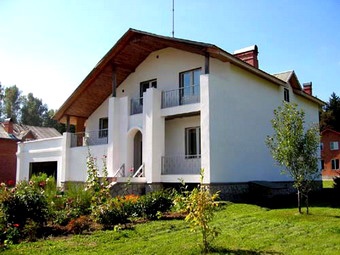 We offer to rent four-level brick cottage with a total area of 370 square meters. Cottage is leased at night, weekends and holidays. The first floor is occupied by: razdolnaya River entrance, living room, fireplace, kitchen, toilet, bath. On the firs...