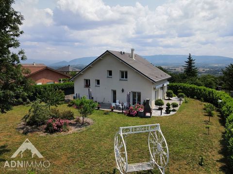 TO VISIT QUICKLY The ADN Immo agency offers you this very nice detached house of 207m2 (150 m2 habitable) in the town of Challex. Built on a plot of 960 m2, it includes a large bright living space including a fully equipped open kitchen, 4 spacious b...