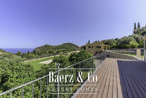 It is an honor to present this magnificent property, located in a dream place that combines the majesty of the sea and the imposing surrounding mountains of the Serra de Tramuntana. It has a two-story main house with a total of five bedrooms and five...