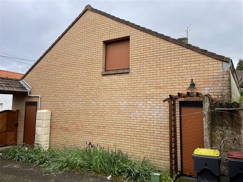 Acquire an accompanied F5 type house. This home will meet the needs of your small family. For more information, you can contact your real estate agency Le TUC IMMO VIMY. This house measuring 140m2 includes a bathroom, a laundry room, a bedroom on the...