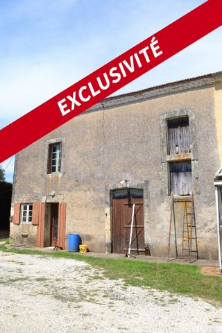 Located in the town of Bugue in Périgord Noir, come and discover this set allowing you to create a professional activity. Indeed, this property in the heart of an old farmhouse (2 other properties belonging to separate owners) including one adjoining...