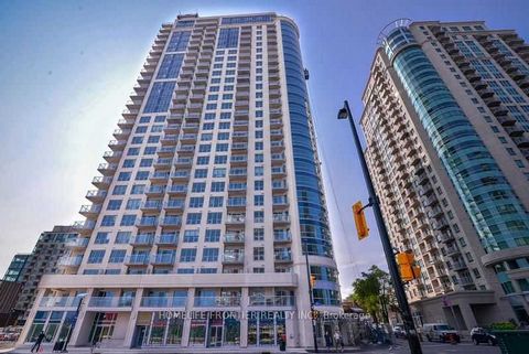 Beautiful & Bright Downtown Ottawa Condo Overlooking Byward Market, Parliament, Walk to University of Ottawa, Rideau Centre. Private Locker Included, No Parking, In-Suite Laundry, Large Kitchen With Granite Countertops, Bright Living/Dining Room /W H...