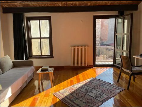 Hey there. It is a flat 30 seconds away by walk from Galata Tower. One of the high-ceiled old town apartment with lovely neighbours. (So loud things not allowed) Its clean and minimalistic. In the heart of the city but this street is quite so you won...