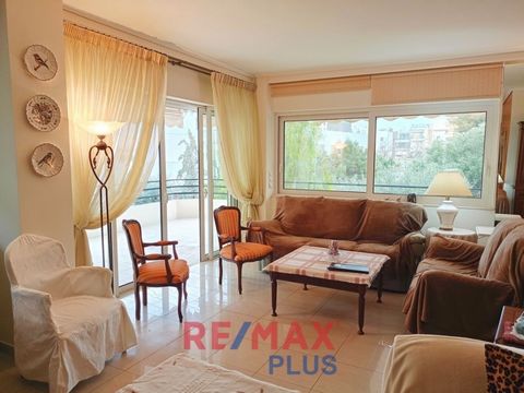 1st floor apartment (τηε only apartment in the floor) in Alimos, extremely bright, South oriented, 100 sq.m. , 100 meters from the sea, in a very open area. Features: 2 large bedrooms with high quality wooden floors, 2 bathrooms, 1 kitchen, 1 large l...