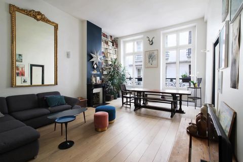 Paris 1st - stylish 3 bedroom apartment taking up the entire floor of the building.In the heart of the village of Montorgueil, in the Sentier district, on the 1st floor of an old building, come and discover this stylish apartment 90.15 m2.Accommodati...