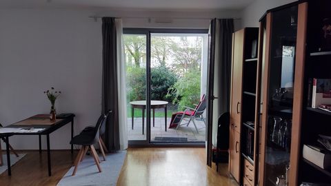 The barrier-free flat is located on the ground floor and has an underground car park, cellar and garden. Various buses and the U-8 Heinrich-Heine-Strasse are within walking distance, as are bakeries, grocery shops, fitness centres, doctors, savings b...