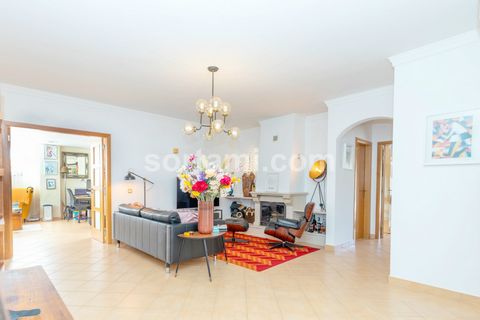 Excellent two bedroom penthouse apartment in Cabanas de Tavira, 200 meters from the pier. Situated within a private condominium, this magnificent two bedroom apartment of 136m2 is situated on the top floor, with a south-facing terrace. This apartment...