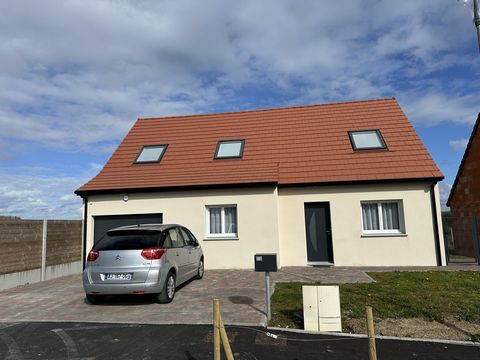 Exclusively Agence la Demeure, for sale new house in ETAPLES with PRM standards, comprising: large living room, equipped kitchen open to the living room, master suite with Italian shower, dressing room and toilet. Upstairs: large landing, two bedroom...