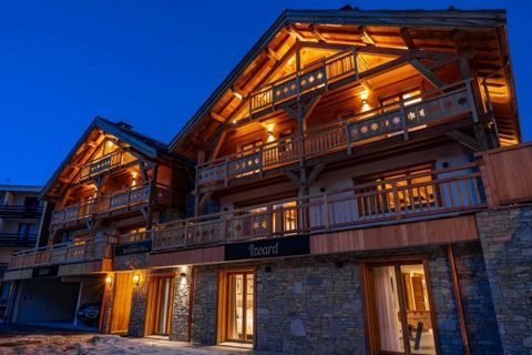 Luxury ski chalet in Mountain, international ski resort Experience ultimate alpine elegance! Luxury chalet of 285m² in Serre-Chevalier, just 50m from the slopes. A gem not to be missed Welcome to ultimate alpine elegance! is proud to present this mag...