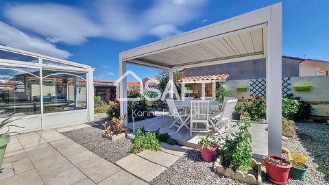 Situated in a quiet, sought-after area of Le Boulou, at the gateway to Spain and just 20 minutes from the beaches and Perpignan, this charming single-storey house has plenty to offer. As soon as you enter, you'll be greeted by a bright conservatory, ...