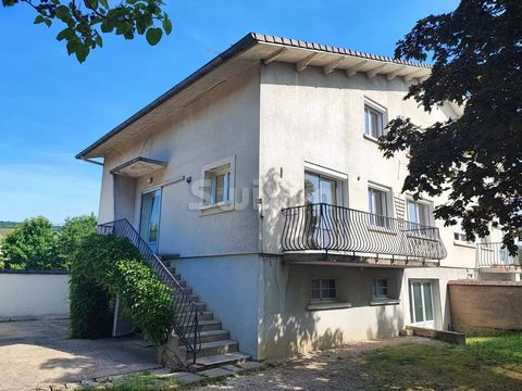 Ref 68098PP: Exclusive, LADOIX-SERRIGNY We invite you to discover this semi-detached house located 7 minutes from Beaune in a village benefiting from all amenities. The house is made up of a total basement of 85 m2, laundry area, workshop, cellar, bo...