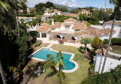This exquisite villa boasts an Andalusian charm. With 3 bedrooms, 3 bathrooms, an additional guest toilet and a basement, comfort and convenience are seamlessly combined. As you step inside, you'll be greeted by spacious interiors flooded with n...